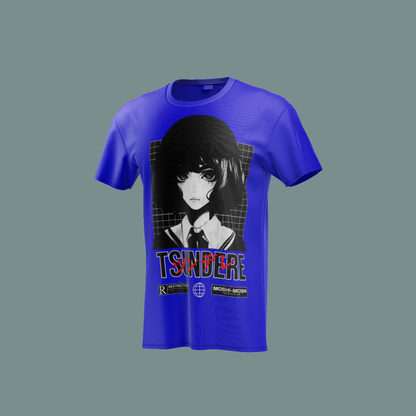 Camiseta azul con diseño de chica tsundere en blanco y negro con detalles rojos.